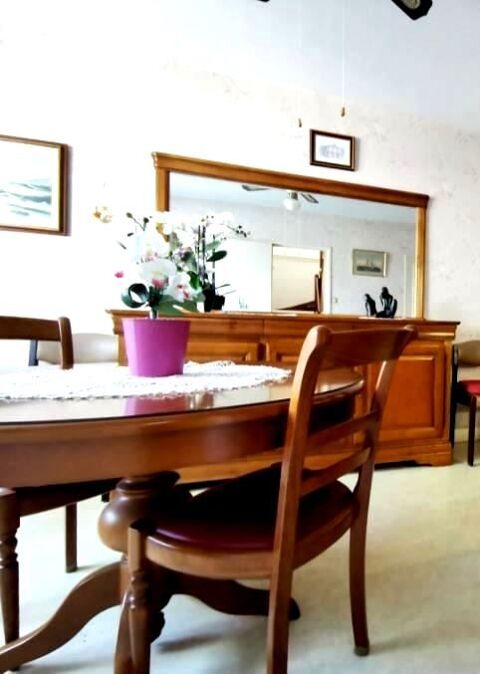 Salle  manger. Table/Enfilade/Miroir & 2 chaises 450 Talence (33)
