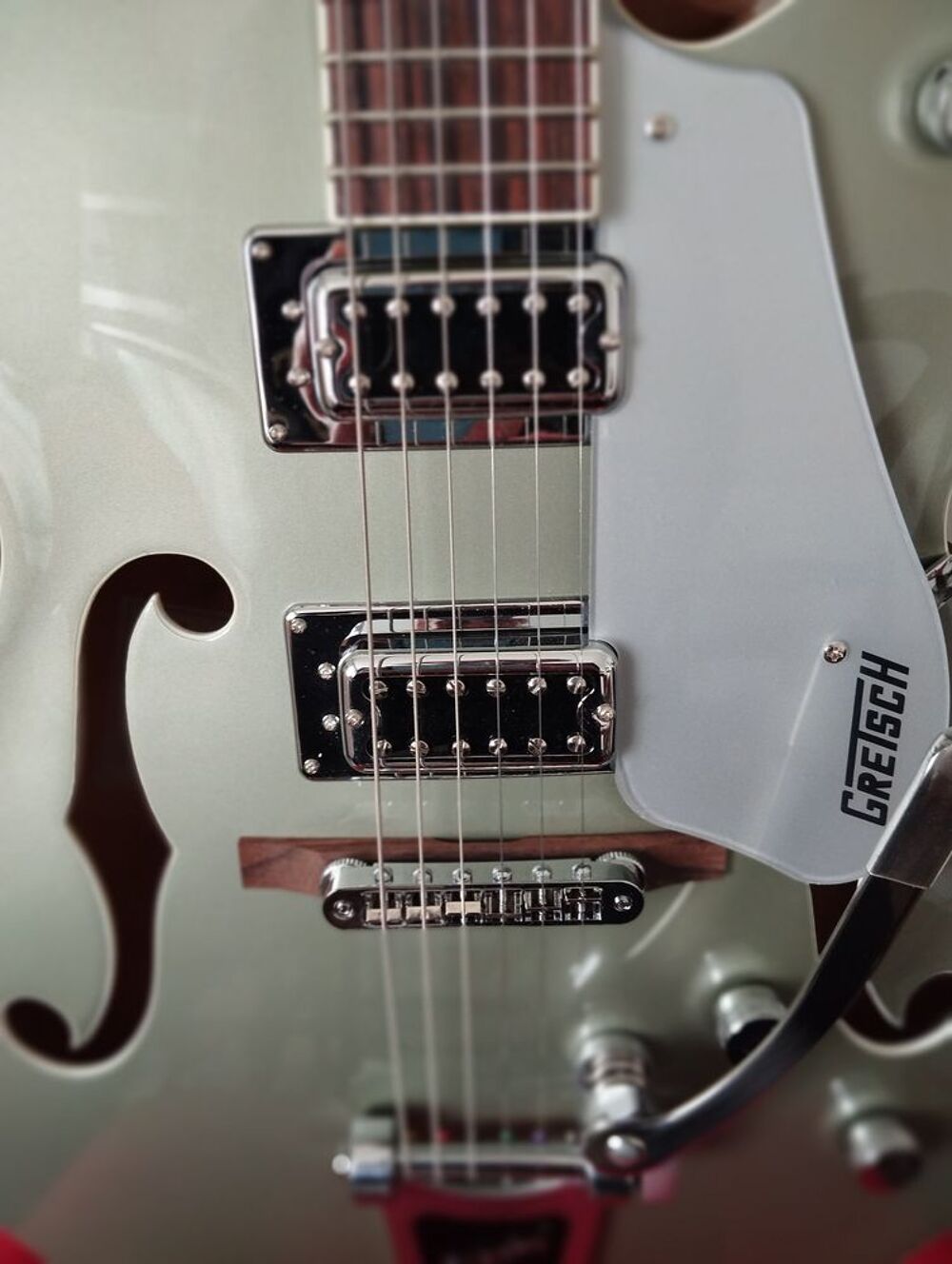 Guitare &agrave;?lectrique Vert avec &agrave;?tui Ann&eacute;e 2012, Marque Gr Instruments de musique