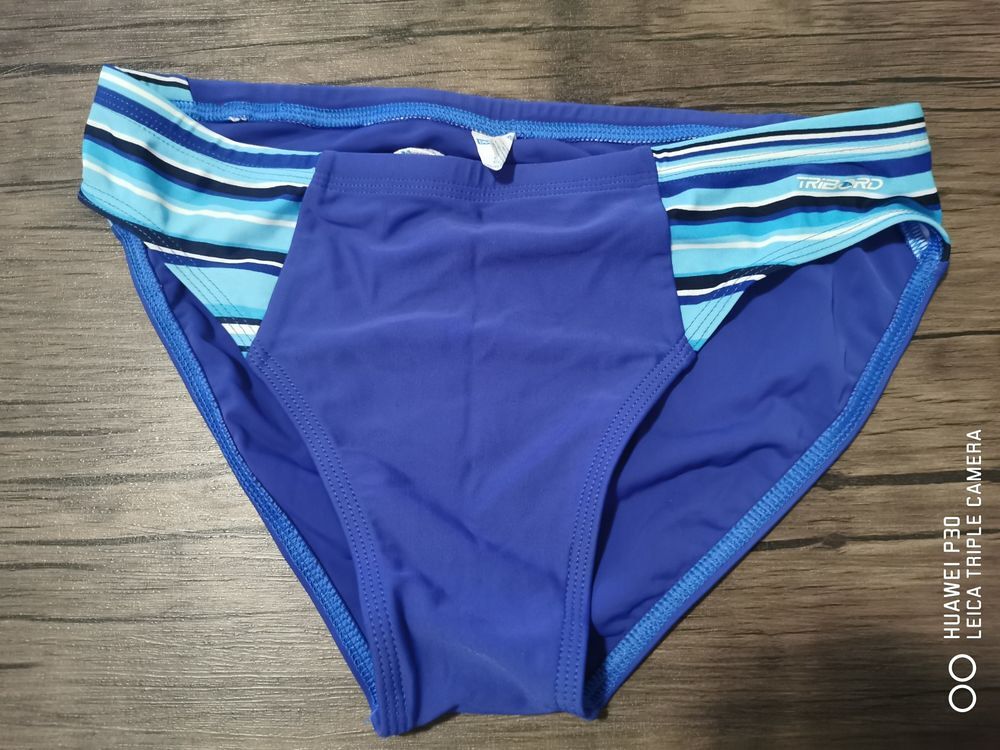 1 Lot de maillots de bain Athena et D&eacute;cathlon L Vêtements