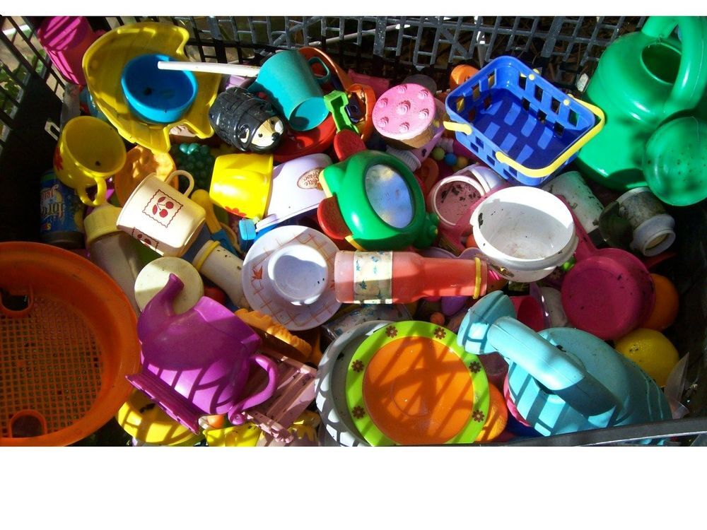 jouets de plage+pte guitare+ballons ..... Jeux / jouets