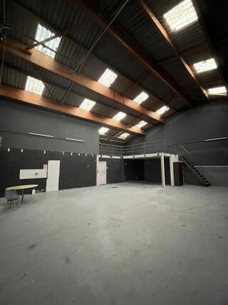  Atelier  louer 2/3 pices 223 m Thurins