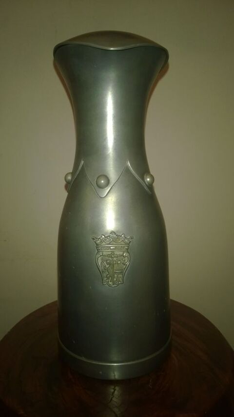 Ancien pichet/aigui�re � anse et couvercle en �tain 98 Issy-les-Moulineaux (92)