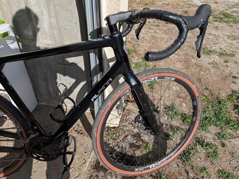Gravel comme neuf Alpina carbone acheté neuf 2700 euros 2000 Bourges (18)