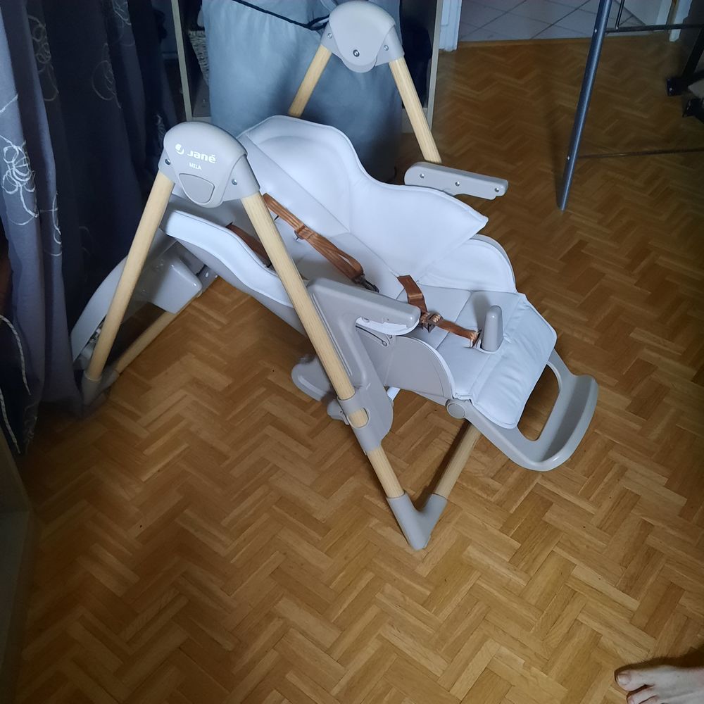 Chaise haute mila marque jane Puériculture