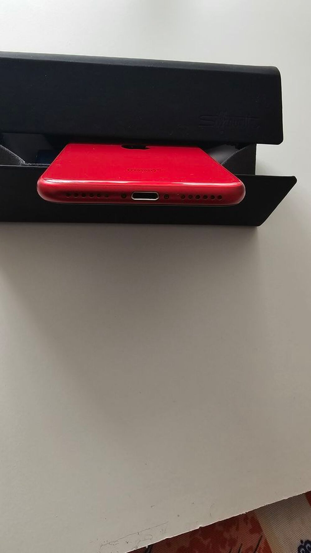 Iphone SE 2020 rouge 64go
D&eacute;bloqu&eacute; tout op&eacute;rateur 
&Eacute;tat neuf Téléphones et tablettes