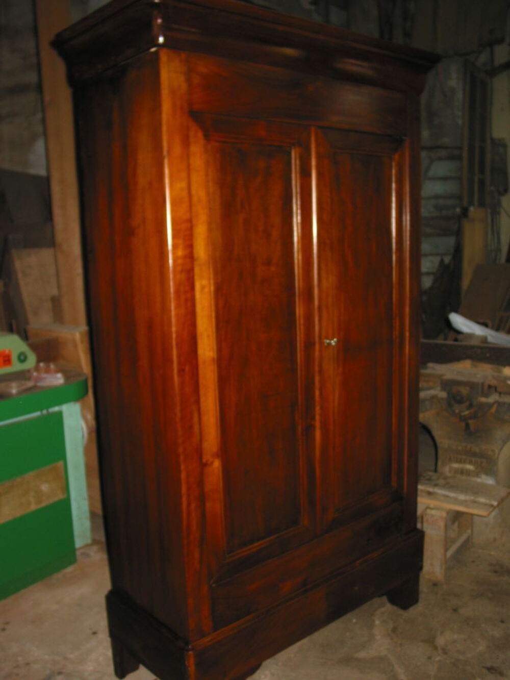 Petite armoire &eacute;poque Louis Philippe noyer 2 portes 1 tiroir Meubles