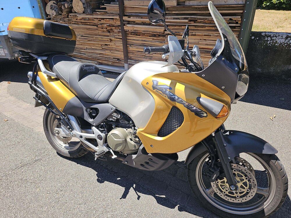 HONDA 1999 occasion 68640 Muespach