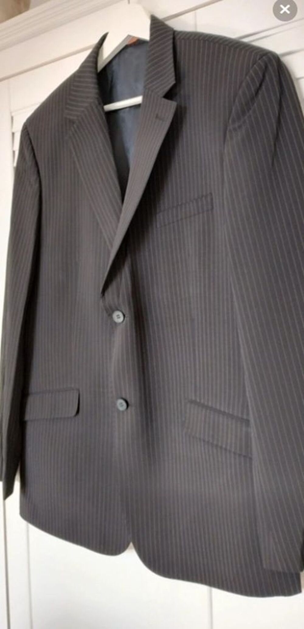 Ensemble de Costume Noir avec de L&eacute;g&egrave;res Rayures Marron Vêtements
