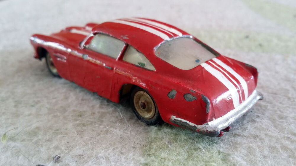 ASTON-MARTIN DB4 solido 1/43 VINTAGE 