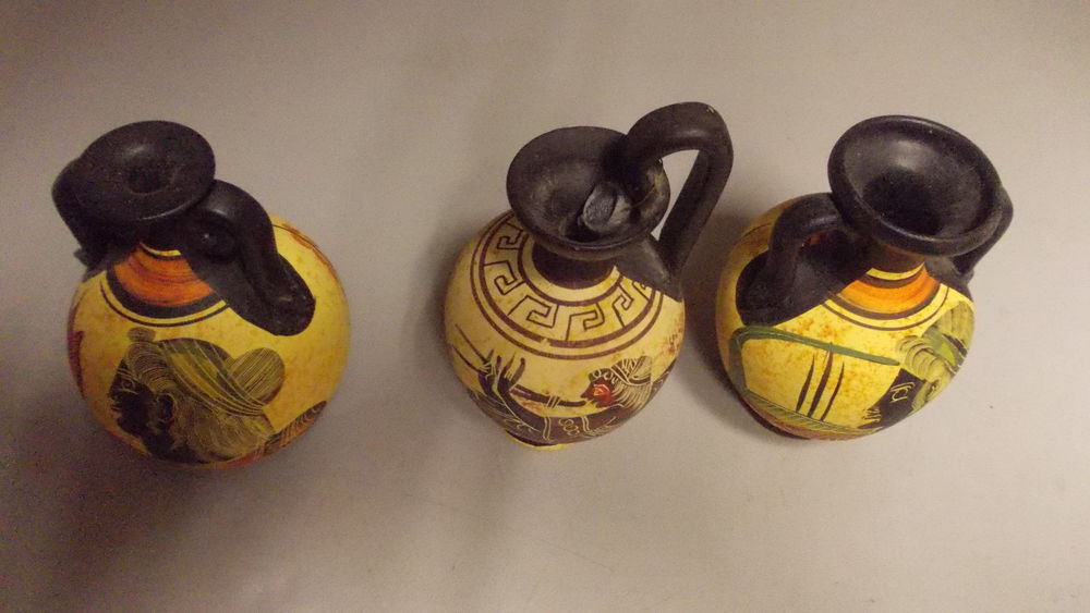 3 petits vases grecs Décoration