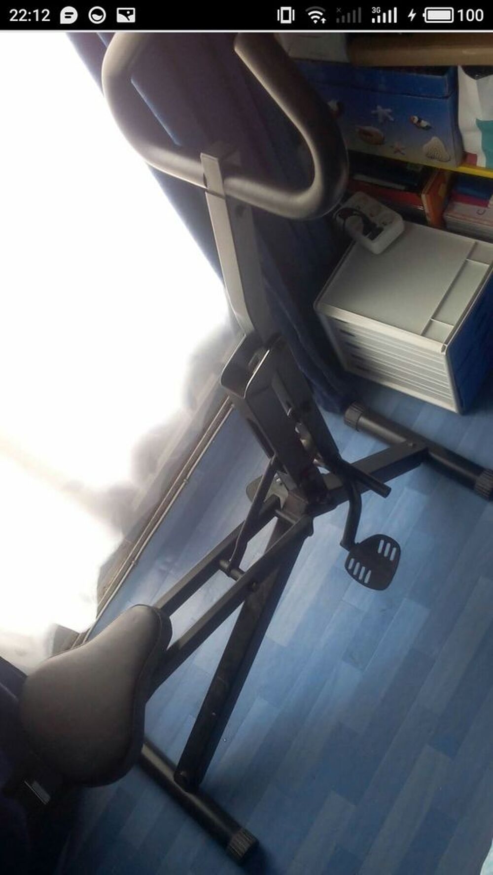 Velos d'appartement pour bras , jambes, abdos Vélos