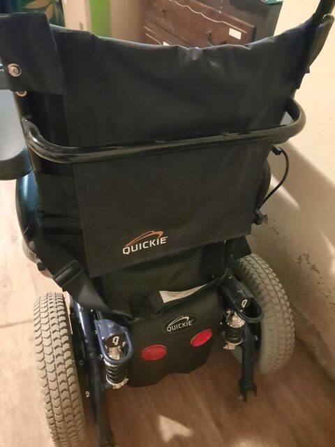 FAUTEUIL ELECTRIQUE POUR PERSONNE A MOBILITE  REDUITE 800 Scientrier (74)