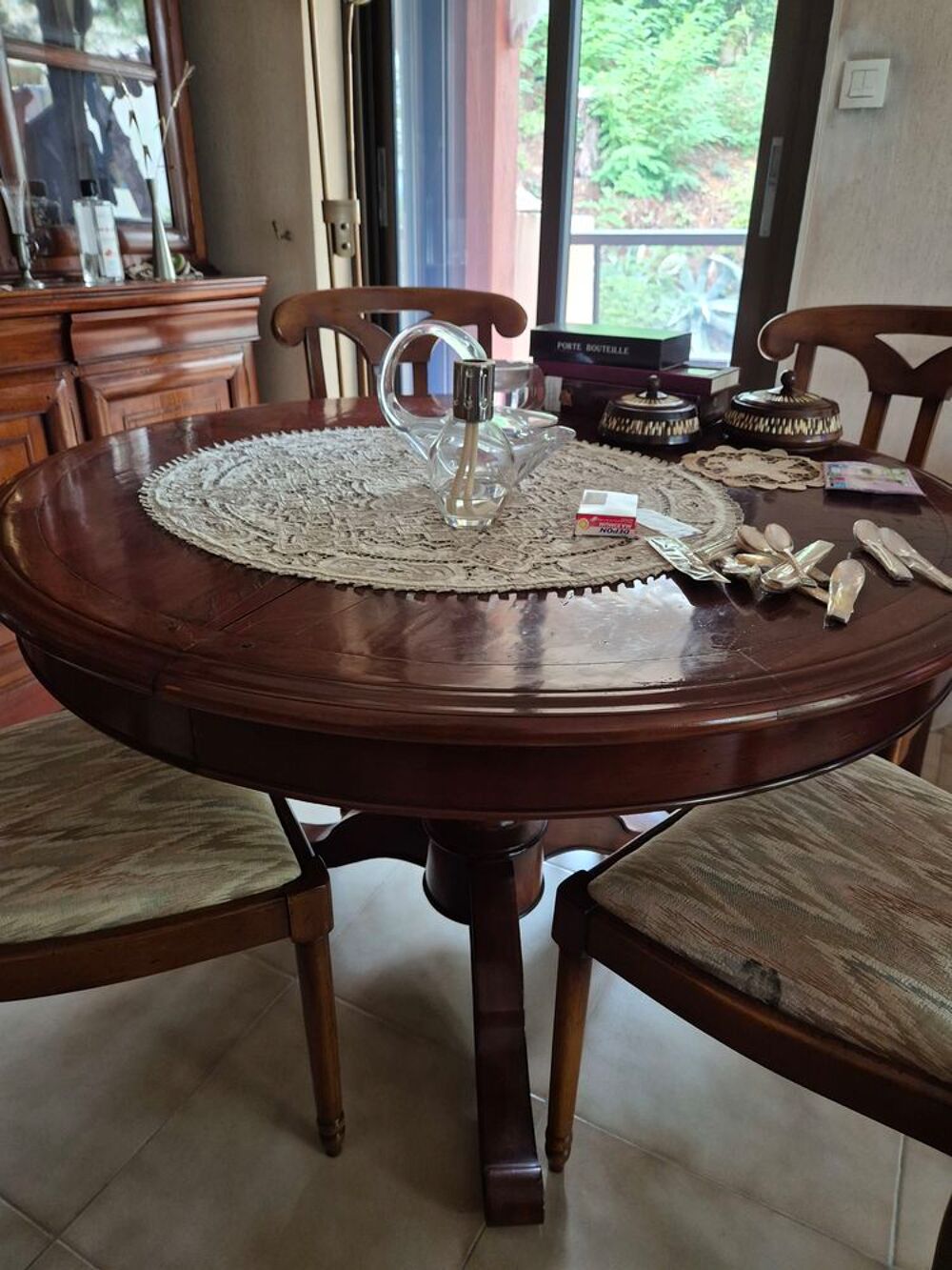 TABLE RONDE +8 chaises Meubles