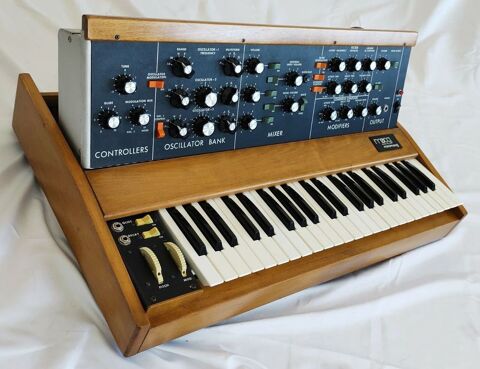 Synthtiseur Moog Minimoog Model D 3850 Guingamp (22)