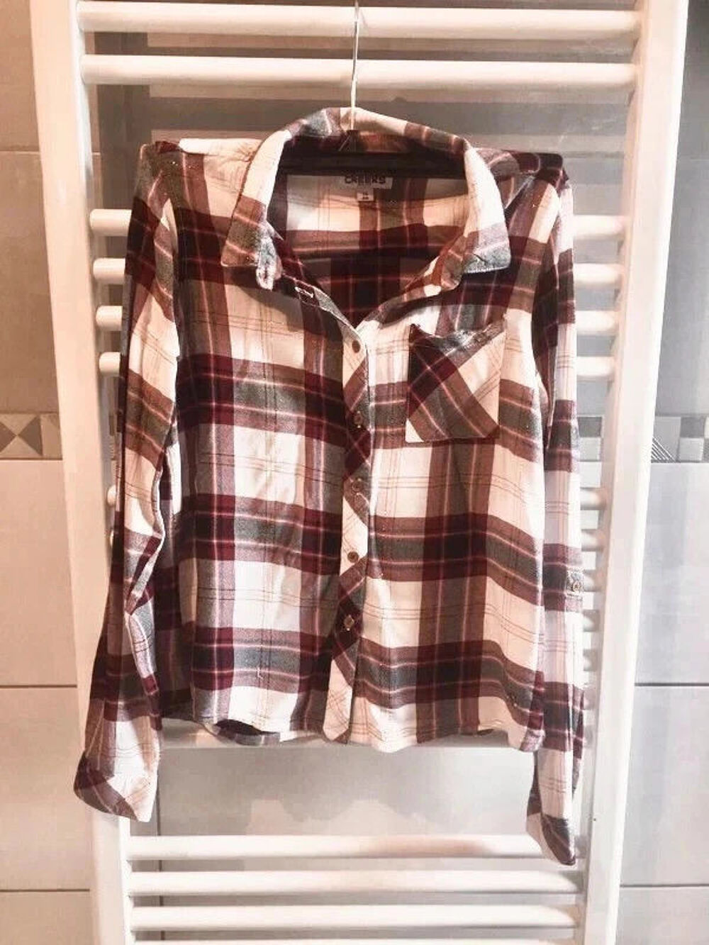Chemise Creeks 14 ans en parfait &eacute;tat &agrave; 6 euros
Vêtements enfants