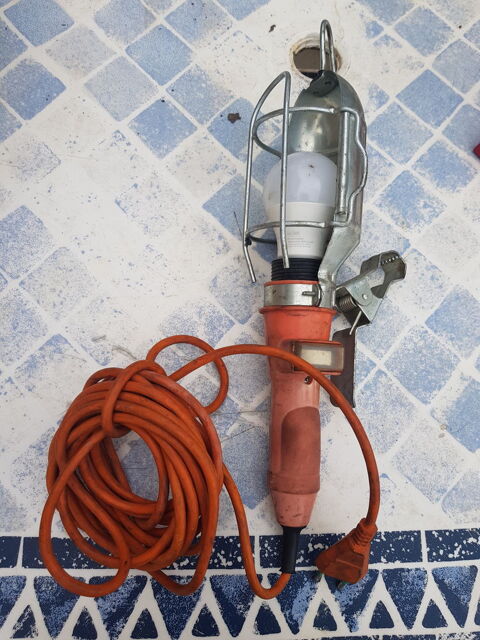 Lampe a accrocher pour bricolage ou jardin 20 Sainte-Geneviève-des-Bois (91)
