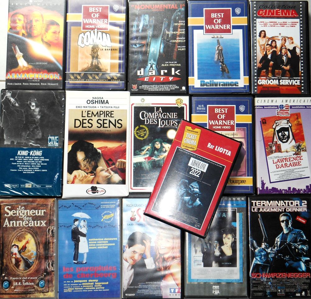 Lot 13 VHS de collection ou au d&eacute;tail DVD et blu-ray