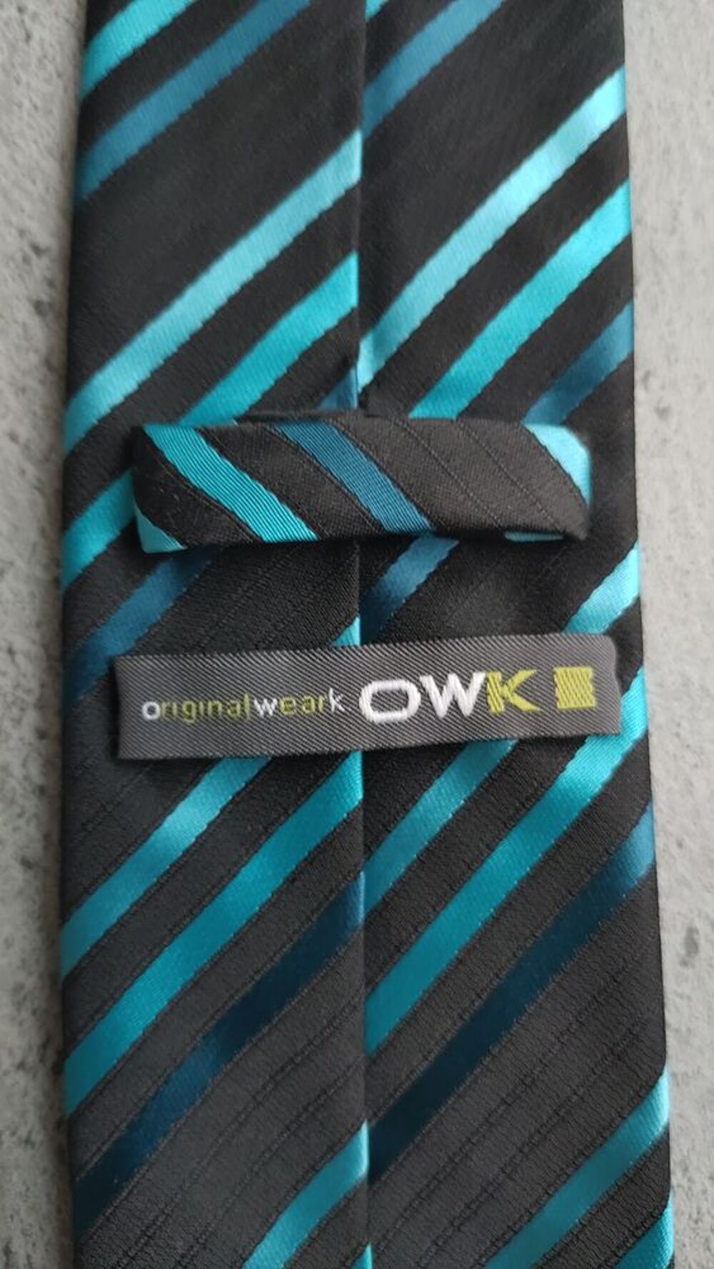 Cravate OWK OriginalWearK - Noire &agrave; Rayures Turquoise &amp; Bleu Vêtements