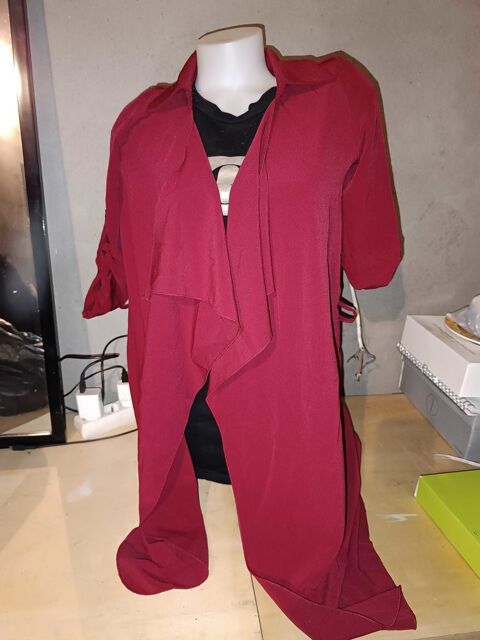 plusieurs vtements de taille M a XL les hauts a 2 , pantalon 4, blouson 15 + renseignements par message j'en ai d'autres n'hsitez 4 Feurs (42)