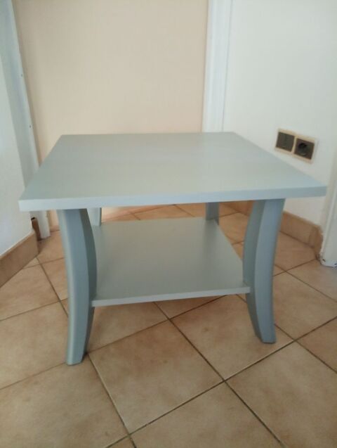 Petite table Fontenay-le-Comte (85)