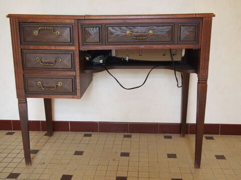 machine coudre electrique et meuble 50 Labescau (33)