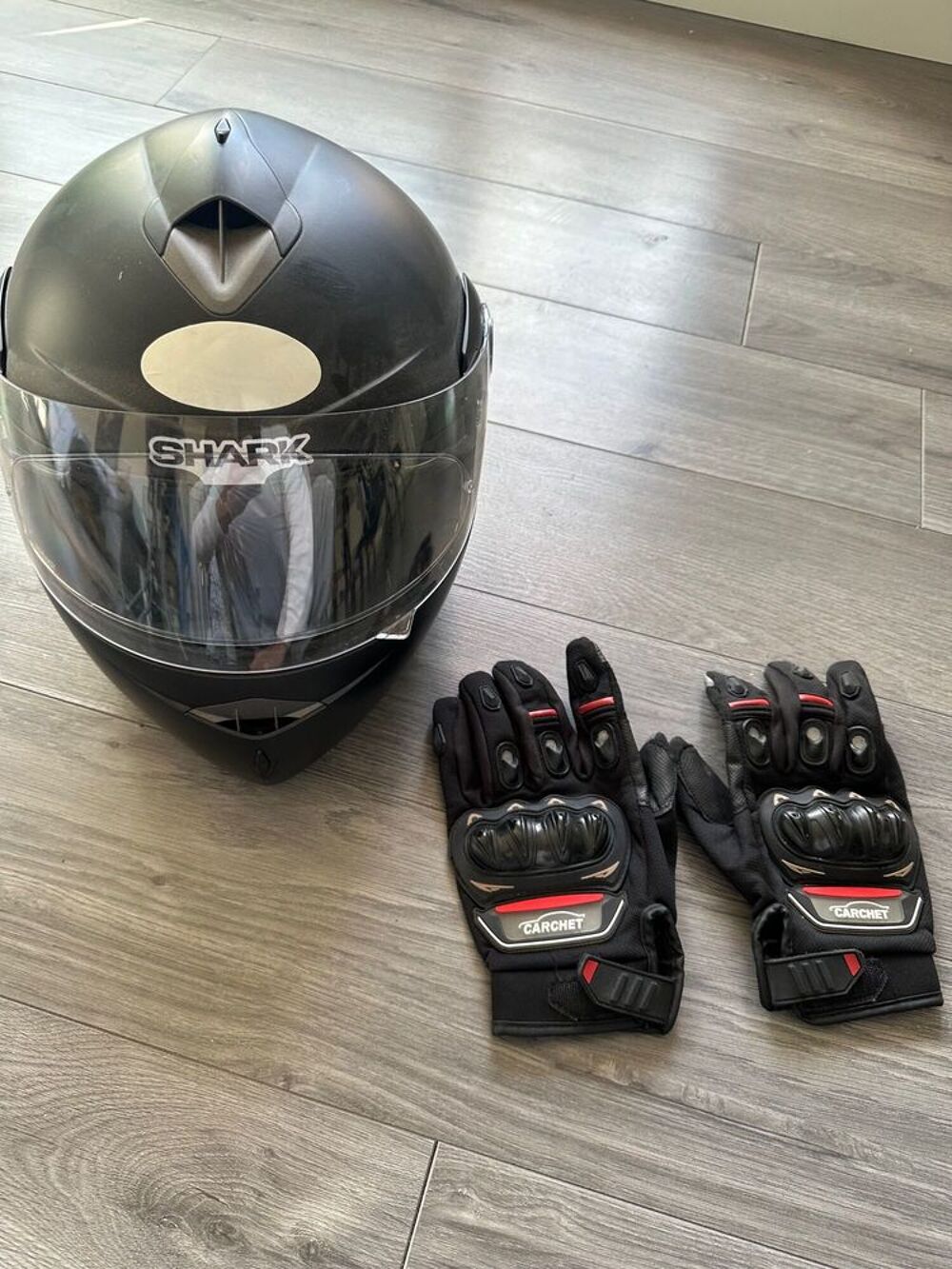 Casque moto modulable Shark pour adulte + gants Sports