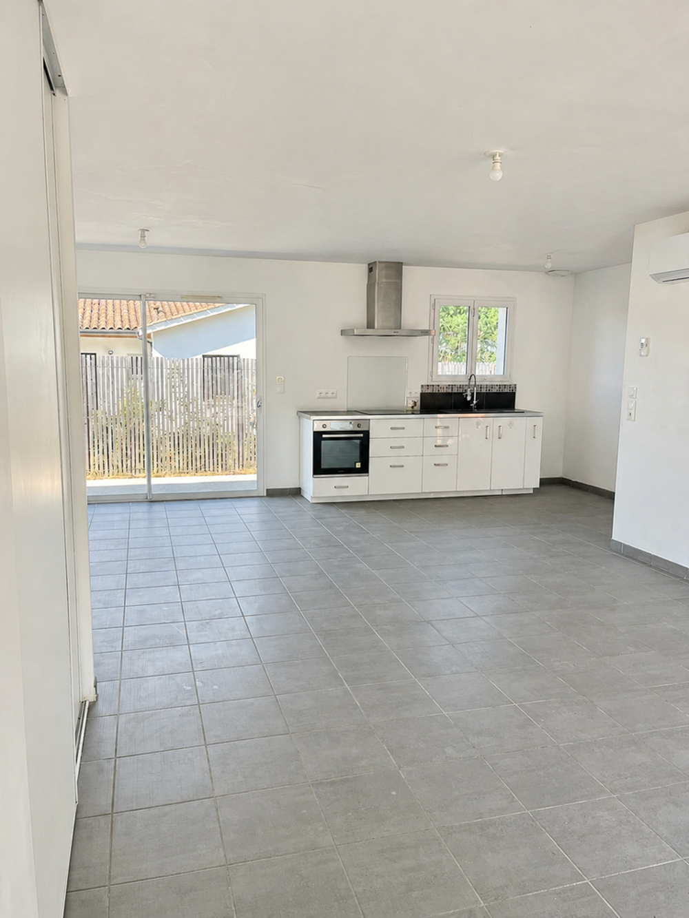 Vente Maison Maison plain-pied 3 chambres - 93m2 + garage- terrain 680m2 Coimères