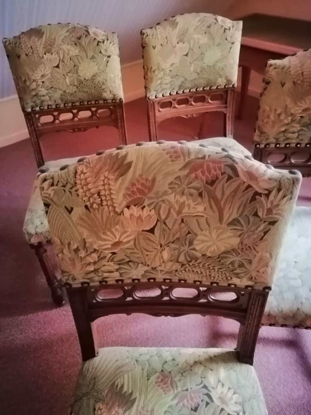Lot 4 chaises de style Meubles