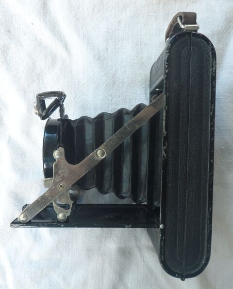 APPAREIL PHOTOS A SOUFFLET ROLLTEX SPEZIAL GERMANY
COLLECTOR 50 Castries (34)