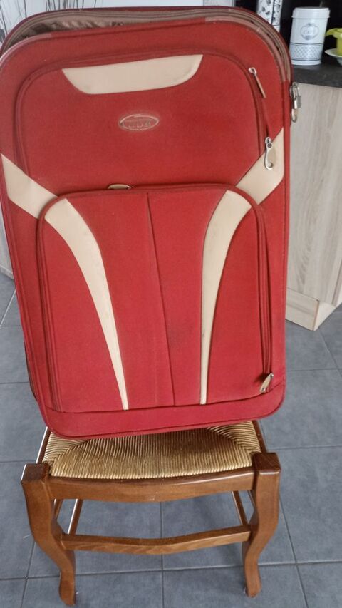 Valises 5 Le Louroux-Bconnais (49)