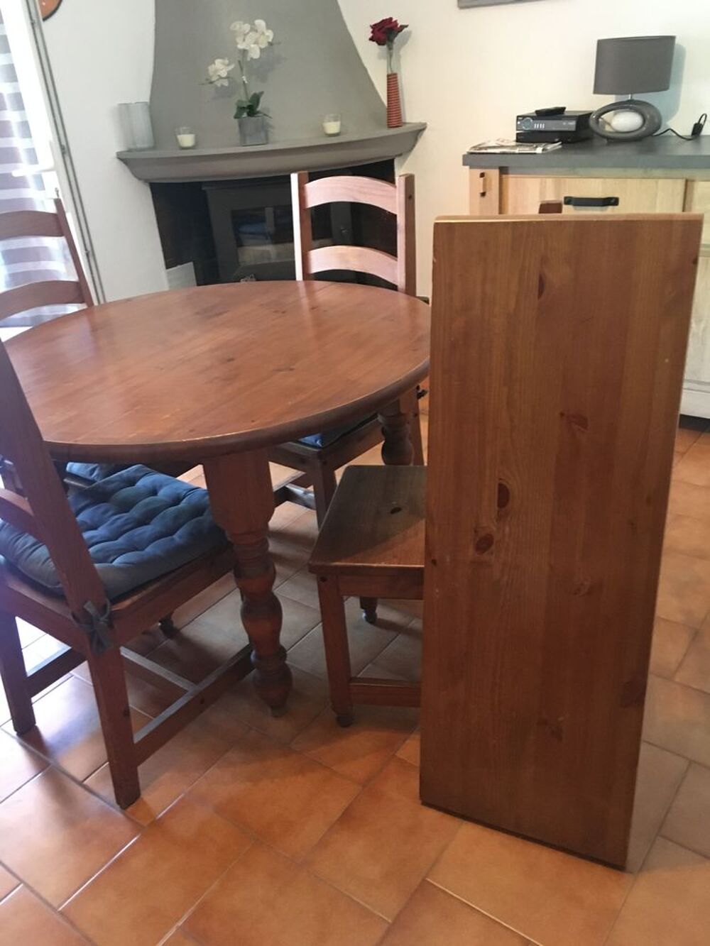 table avec rallonge et 4 chaises Meubles