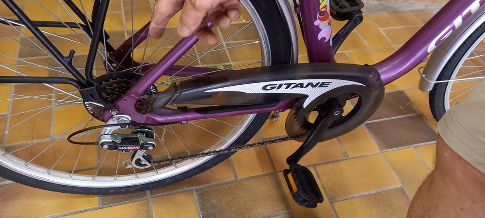 2 v&eacute;los de ville marque GITANE 
Vélos