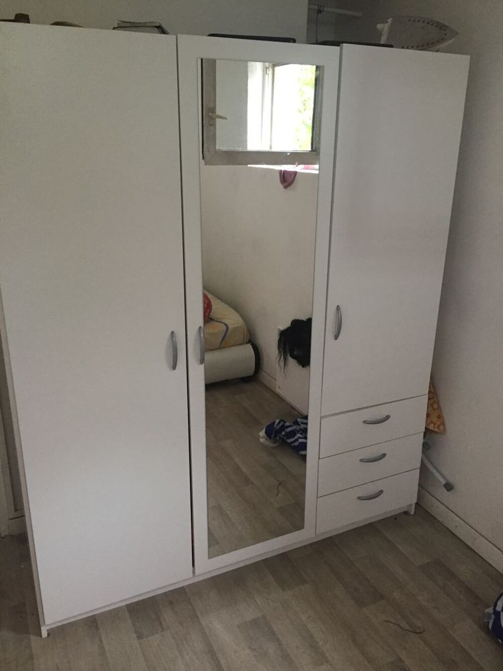 je Vend mon lit matelas armoire etc suite &agrave; un d&eacute;m&eacute;nagement Meubles