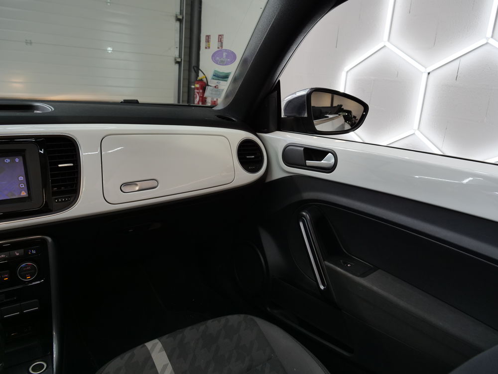 COCCINELLE II Coccinelle Cabriolet 1.2 TSI 105 BMT DSG7 Design 2018 occasion 69330 Pusignan