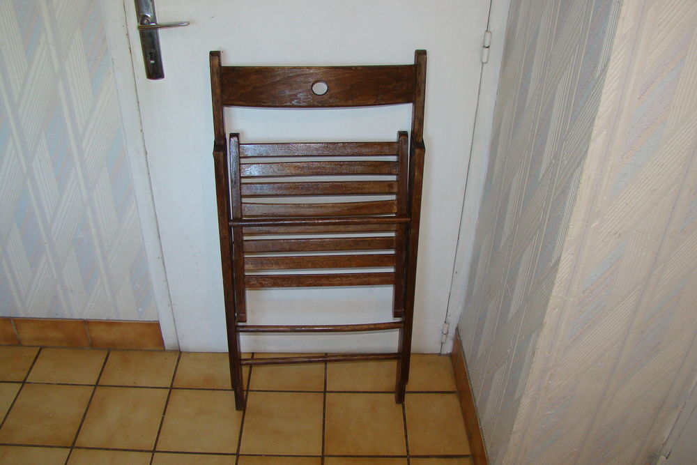 Chaise en bois pliante 
Meubles