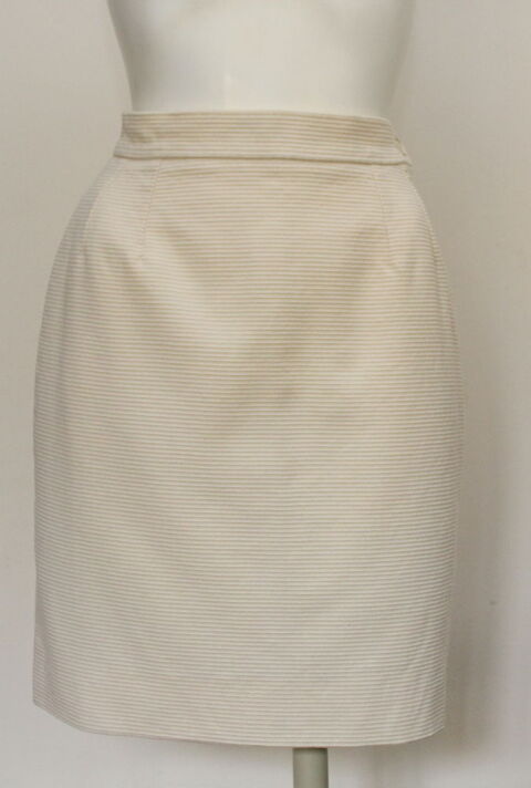 Jupe ivoire YVES SAINT LAURENT
T.36/38 FR 90 Issy-les-Moulineaux (92)