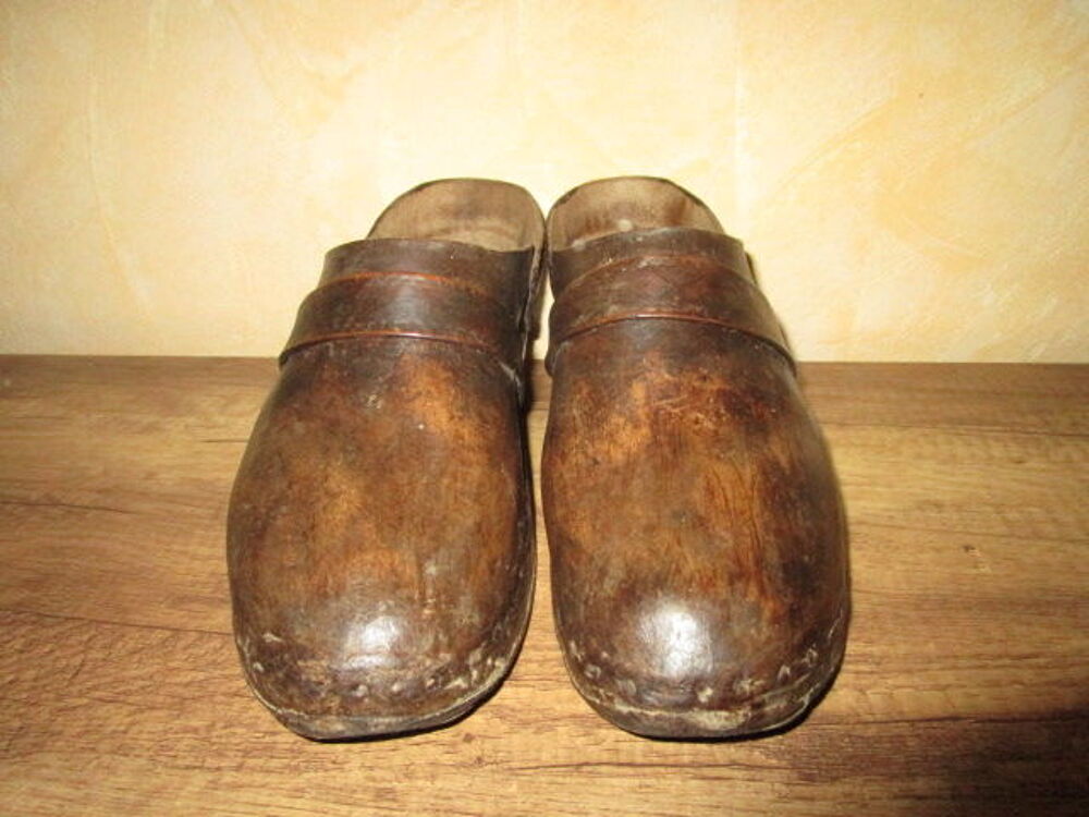 VIEILLE PAIRE DE SABOT BOIS Jardin