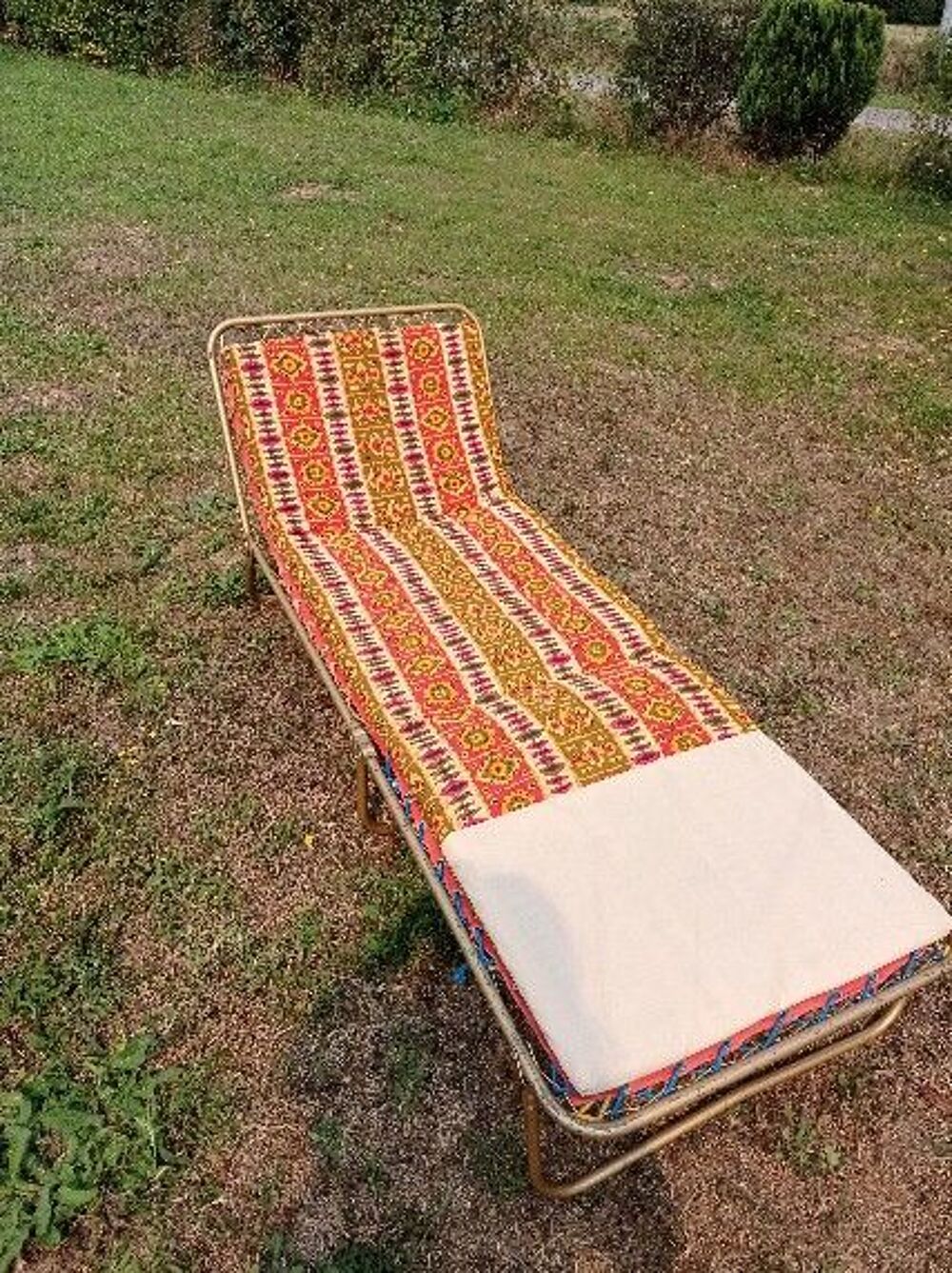 Deux lits de camp vintage Meubles