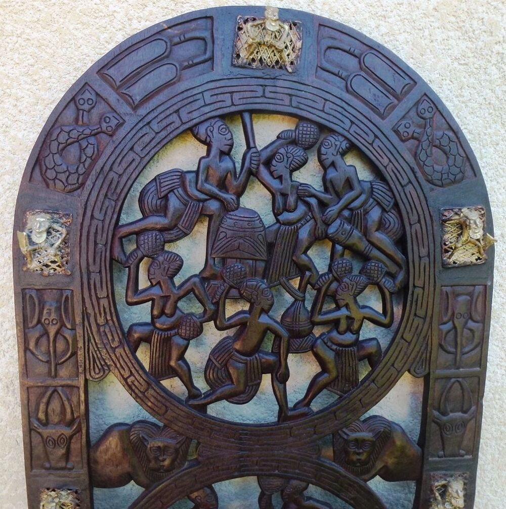 Porte Africaine Bamoun du Cameroun en bois sculpt&eacute; Meubles