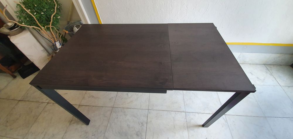 Table &agrave; ralonge etat neuf plateau marron pieds noirs Meubles