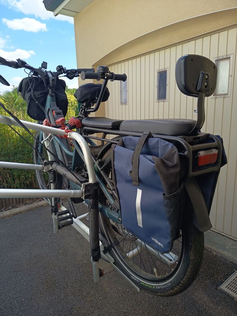 V&eacute;lo &eacute;lectrique cargo LONGTAIL HYBRID 800 CUBE Biplace Vélos