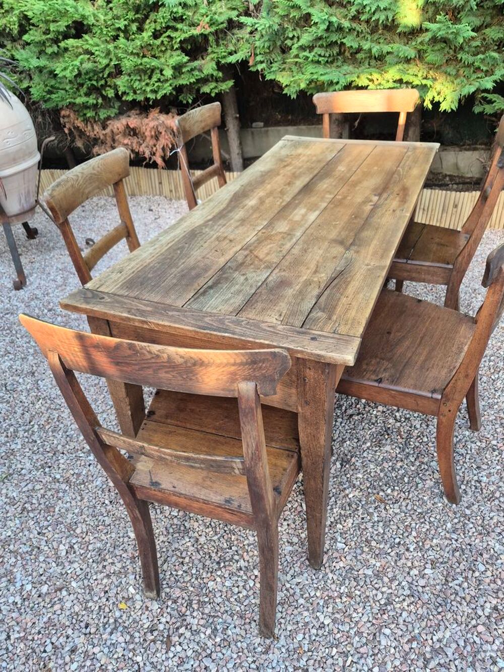 Table en bois massif vintage et les 6 chaises Meubles