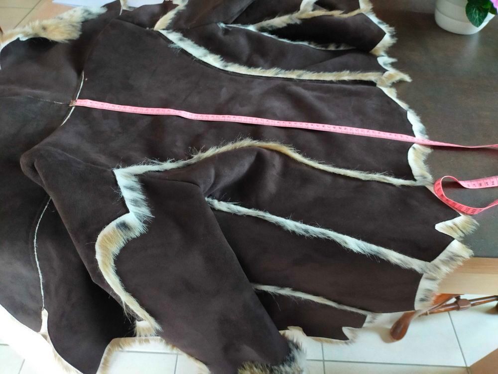 Veste en daim marron et fausse fourrure Vêtements