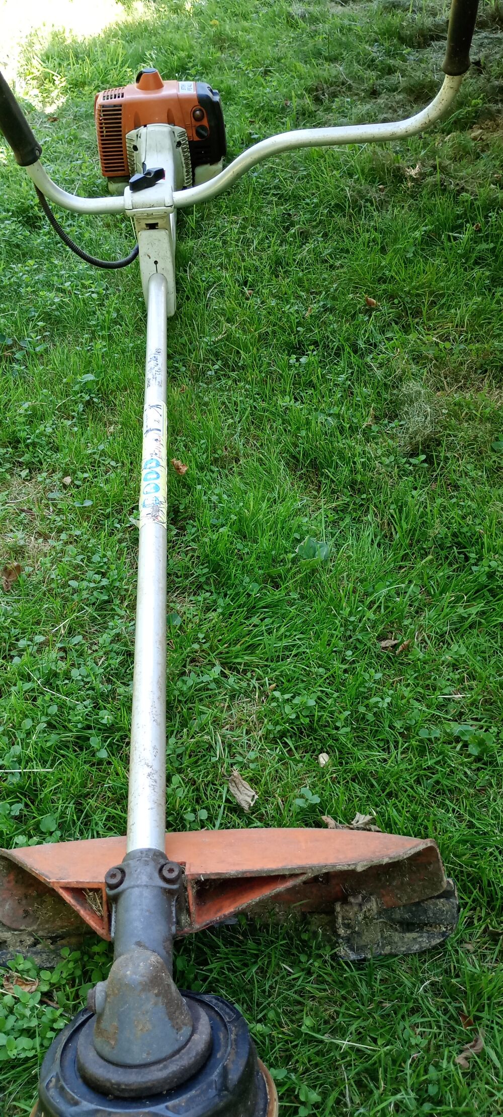 Taille-haie et d&eacute;broussailleuseplus harnais Jardin