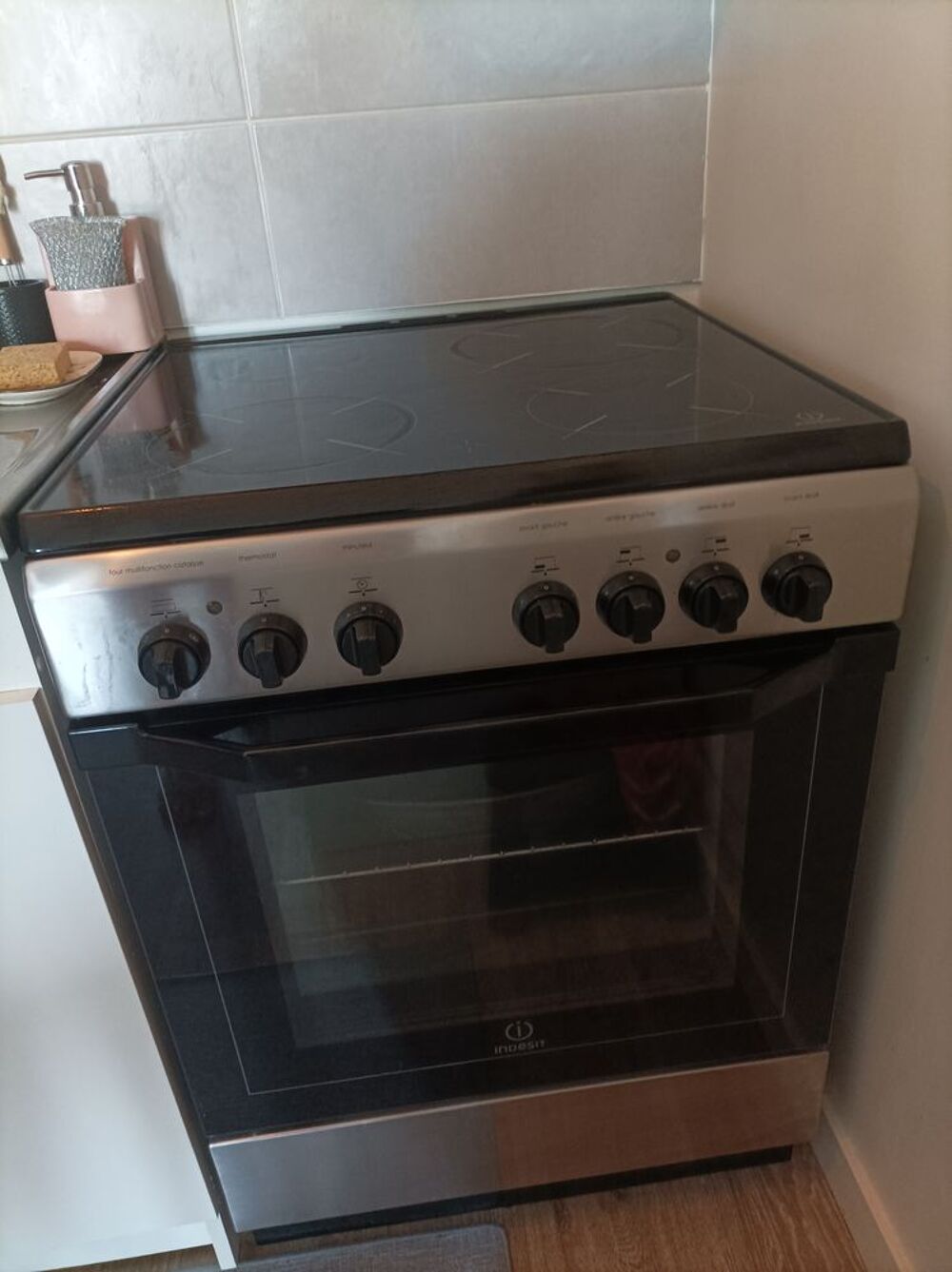 Gazini&egrave;re Indesit Electroménager