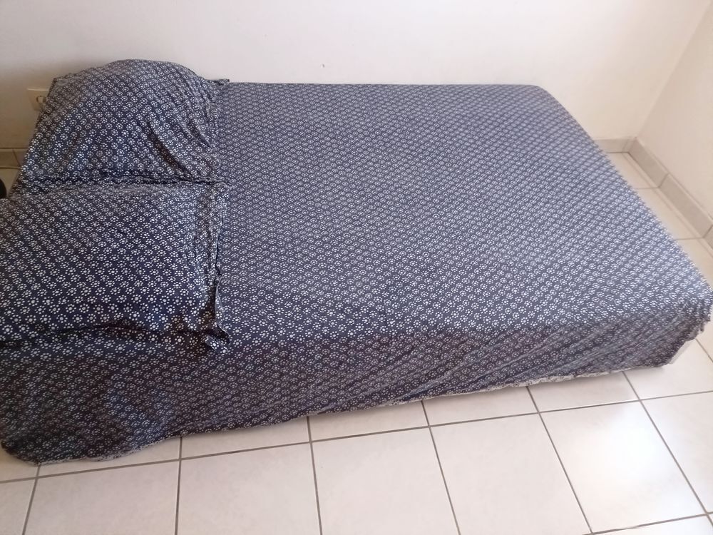 Lit et sommier tapissier 120x140 Meubles