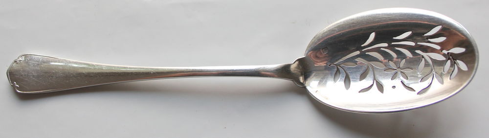 Cuill&egrave;re m&eacute;tal argent saupoudreuse CHRISTOFLE Cuisine