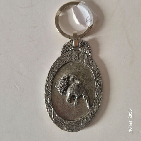 porte clefs en étain massif, fait France, tête d' épagneul e 6 Aubusson (23)