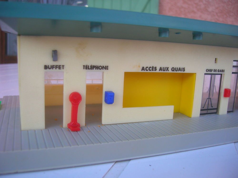 Modelisme ferroviaire Maquette de gare HORNBY JOUEF HO 