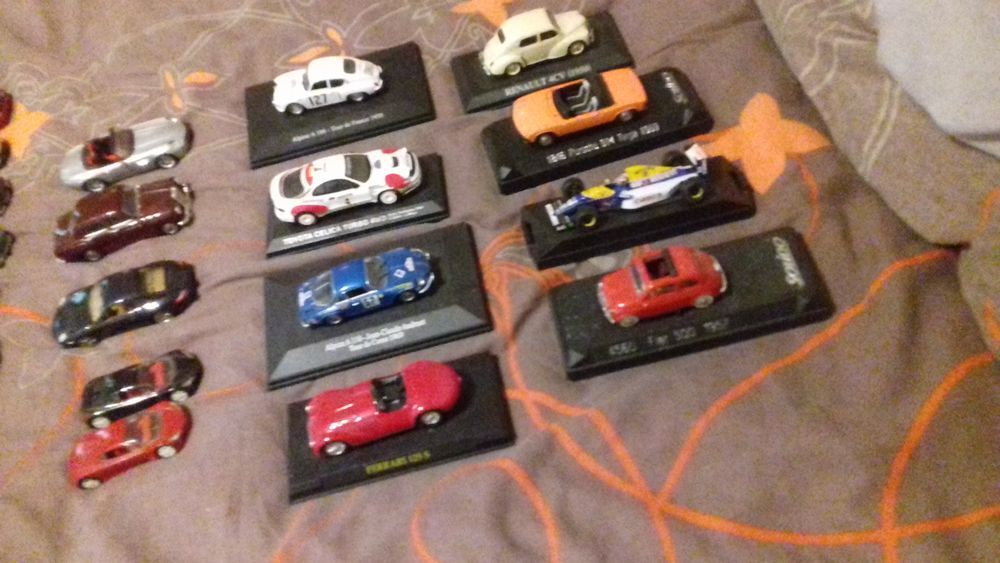 petites voitures de collection en lot &agrave; venir r&egrave;cuperer Jeux / jouets